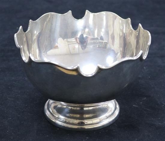 An Edwardian small silver rose bowl by Barker Brothers, Birmingham, 1902, 7 oz.